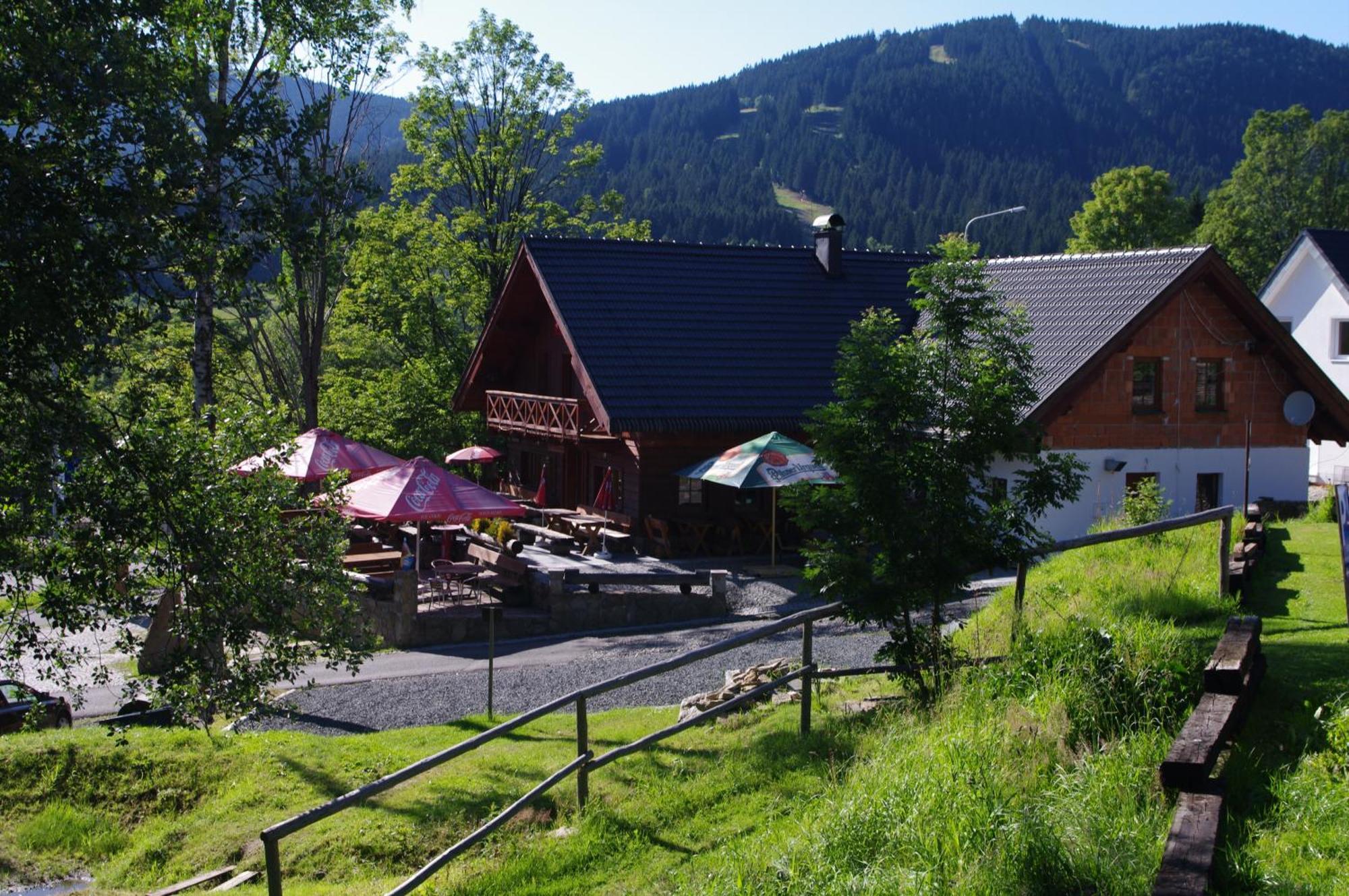 Penzion Avalanche Železná Ruda Esterno foto